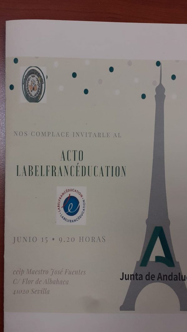 Entrega sello Excelencia Educativa del Gobierno Francés.